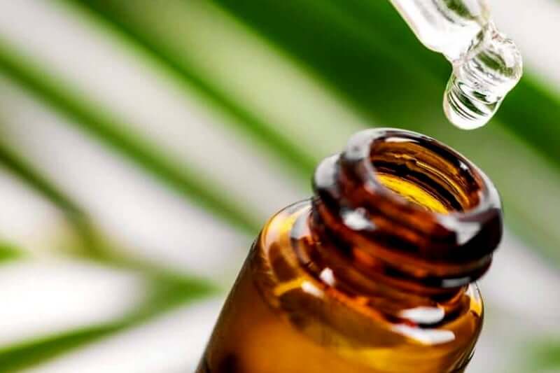 Applying Tea Tree Oil